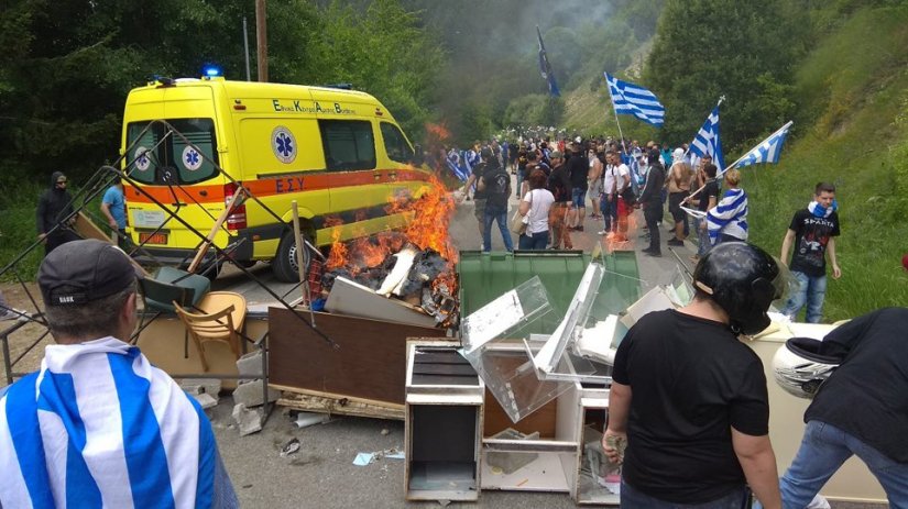 Πισοδέρι: Πώς έγινε το μακελειό – Ματωμένες ελληνικές σημαίες, σπασμένα κόκαλα και πάνω από 120 τραυματίες