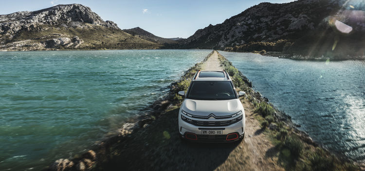 H νέα ναυαρχίδα της Citroën είναι το SUV C5 Aircross