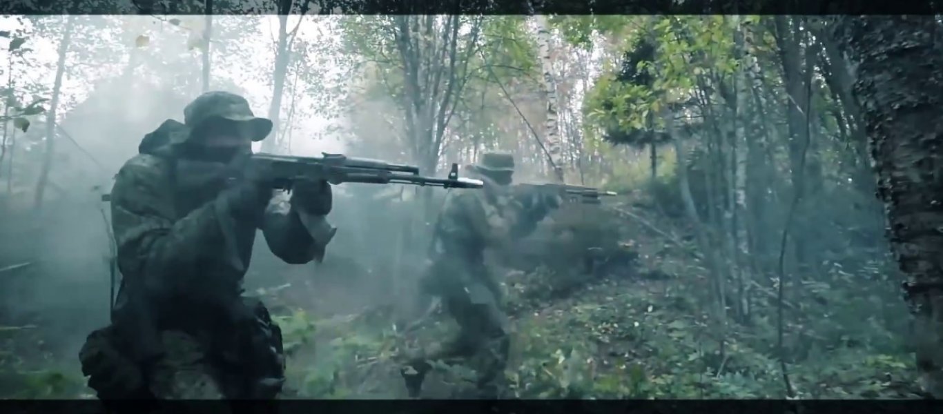 Ρώσοι καταδρομείς εκπαιδεύονται στα δάση έξω από τη Μόσχα (βίντεο)