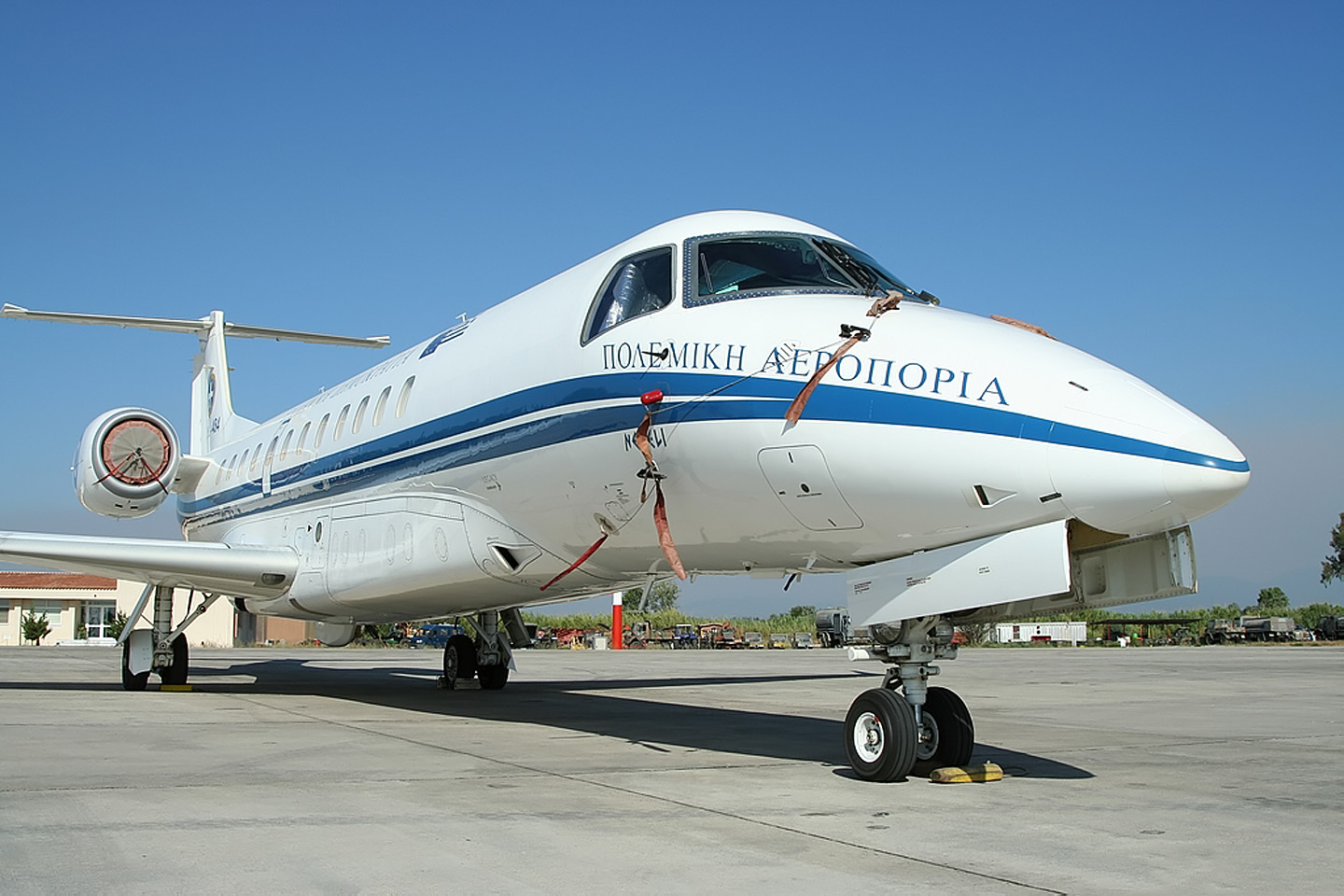Αεροσκάφος Embraer ΕΜΒ-135 της ΠΑ μετέφερε παιδί 2 ετών από την Ελευσίνα στο Νιούκαστλ για θεραπεία