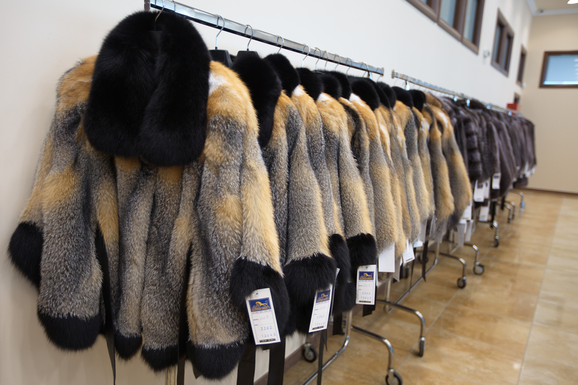 Καστοριά: Έκλεψαν γούνες αξίας 1.870.000 ευρώ – Συνελήφθη ένας 56χρονος