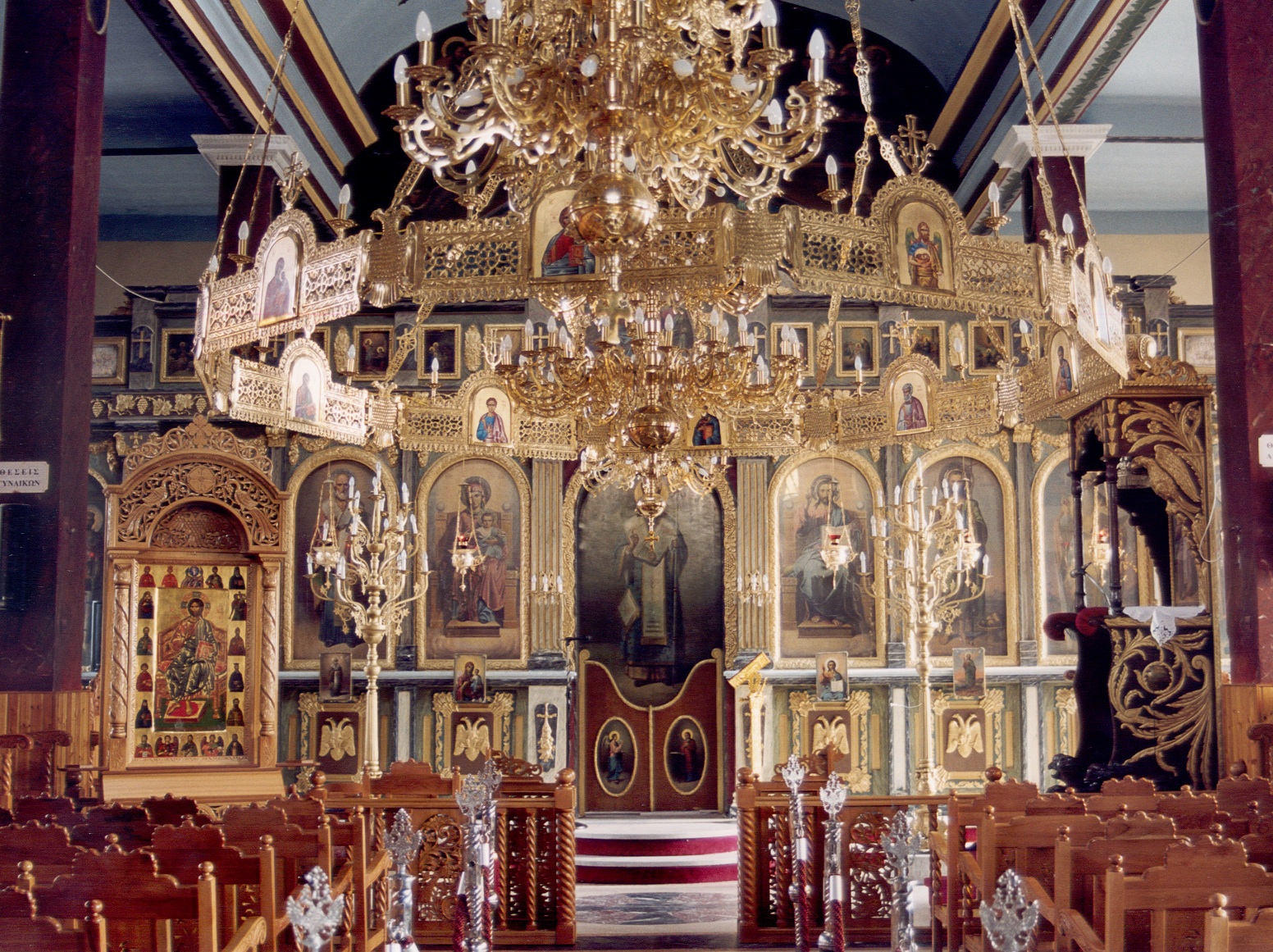 Με ποια σειρά προσκυνούμε τις εικόνες στην εκκλησία;