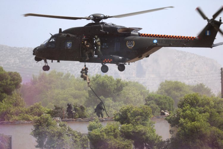 NH-90: Έπεσαν οι υπογραφές για τα ελικόπτερα ειδικών επιχειρήσεων  –  Αποκαθίσταται η διαθεσιμότητα