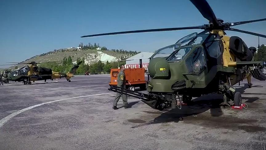 Τουρκία: Γράφουν ονομασίες νικών επί των Ελλήνων στα επιθετικά τους ελικόπτερα (βίντεο)