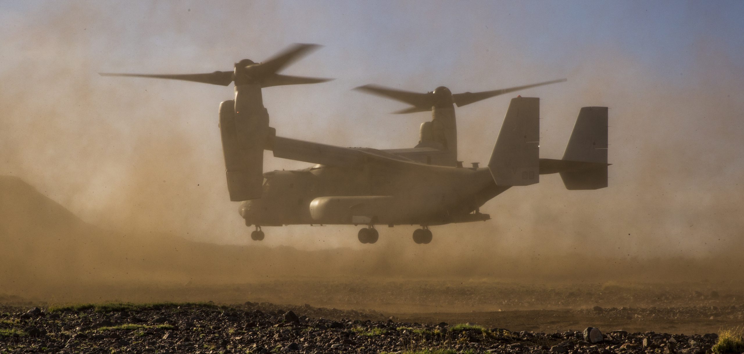 V-22B Osprey: Δείτε τη δραματική στιγμή της συντριβής του VTOL αεροσκάφους κατά τη διάρκεια δοκιμών