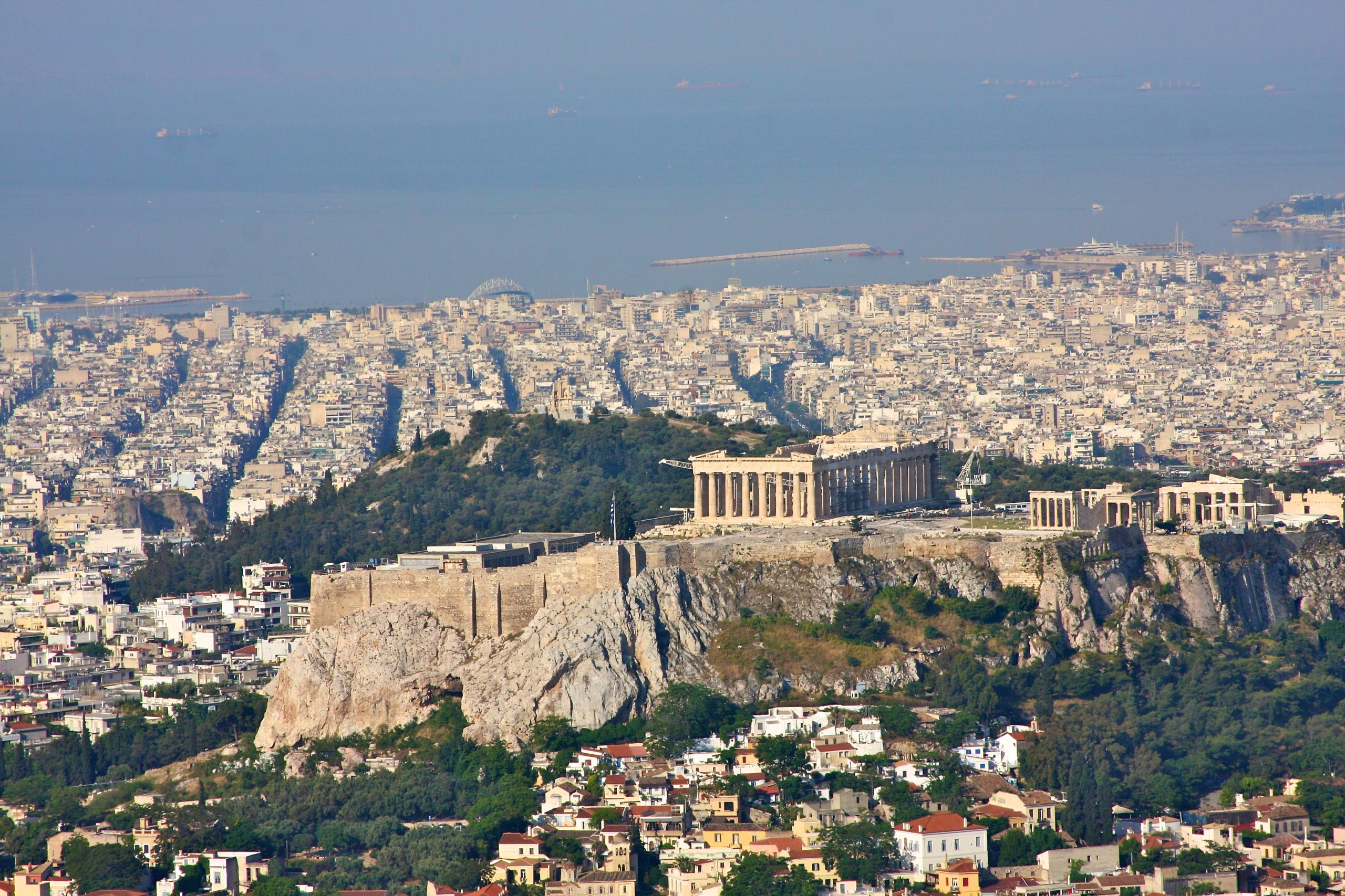 Τι προβλέπει το ν/σ του Π. Σκουρλέτη για την Β’ Αθηνών- Πως θα μοιραστούν οι 35 δήμοι