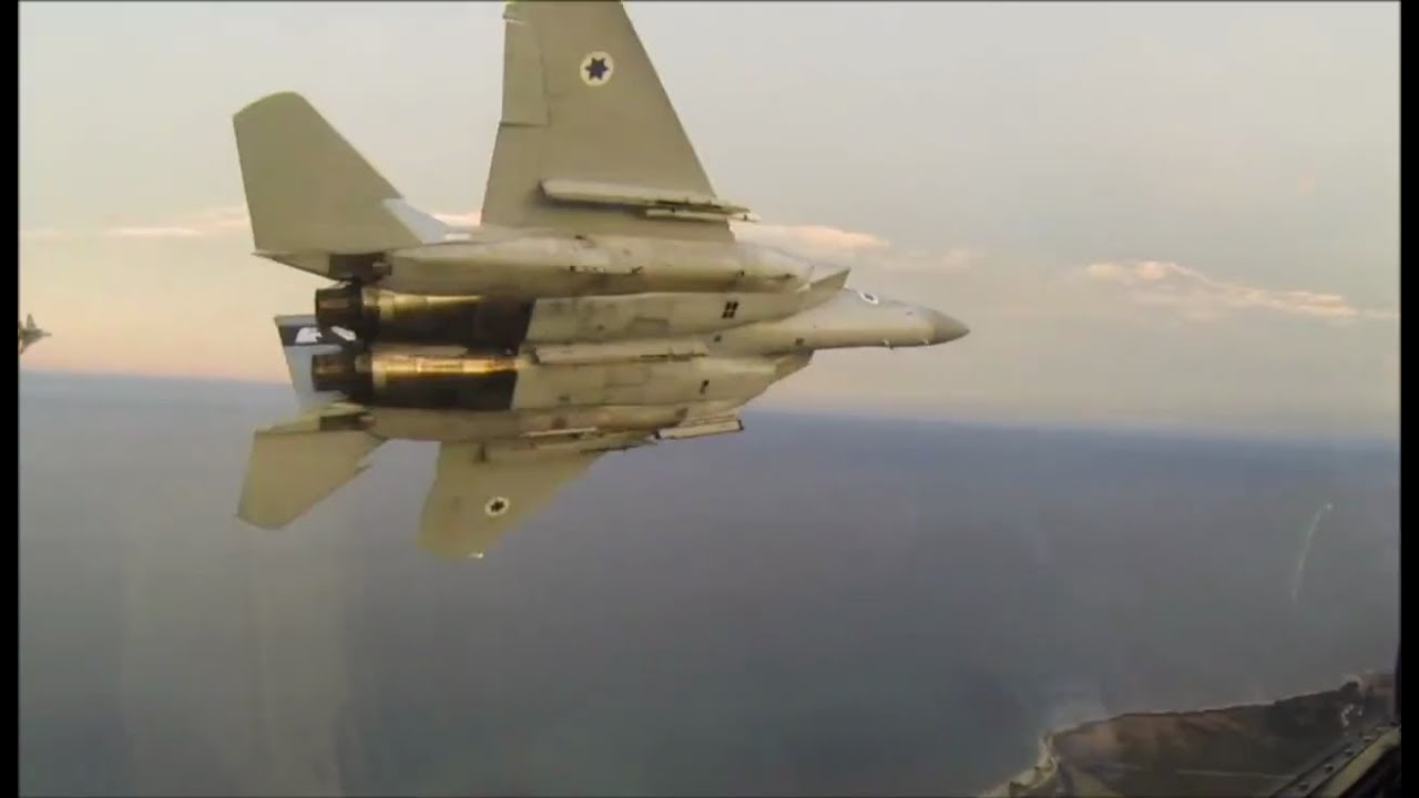Dogfight: F-15 «εναντίον» F-15 πάνω από το Τελ Αβίβ (βίντεο)