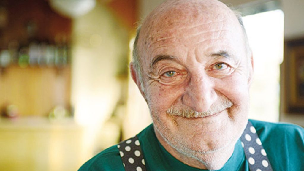 Κώστας Τσάκωνας: Ο «Κλασική περίπτωση βλάβης» που έπαιζε τον πολυτεχνίτη εαυτό του! (φωτό, βίντεο)