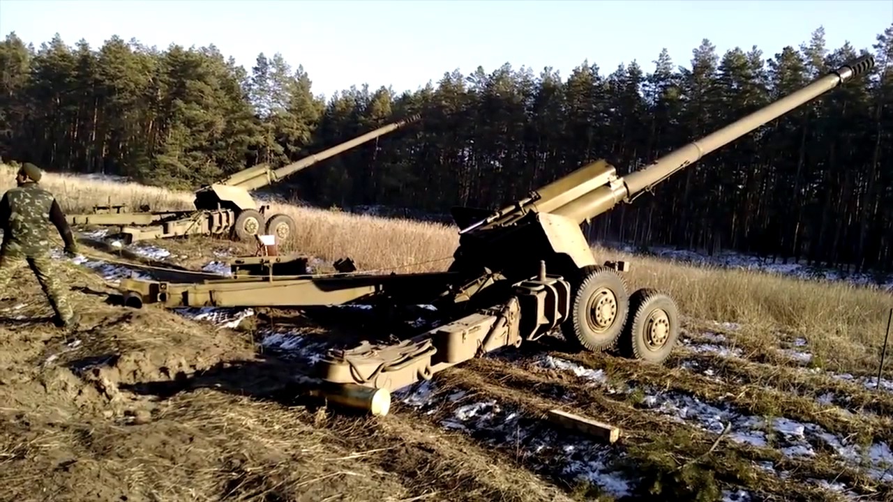 Δείτε το βαρύ πυροβολικό 2S7 Pion, Msta-B, D-20 του ουκρανικού στρατού εν δράσει