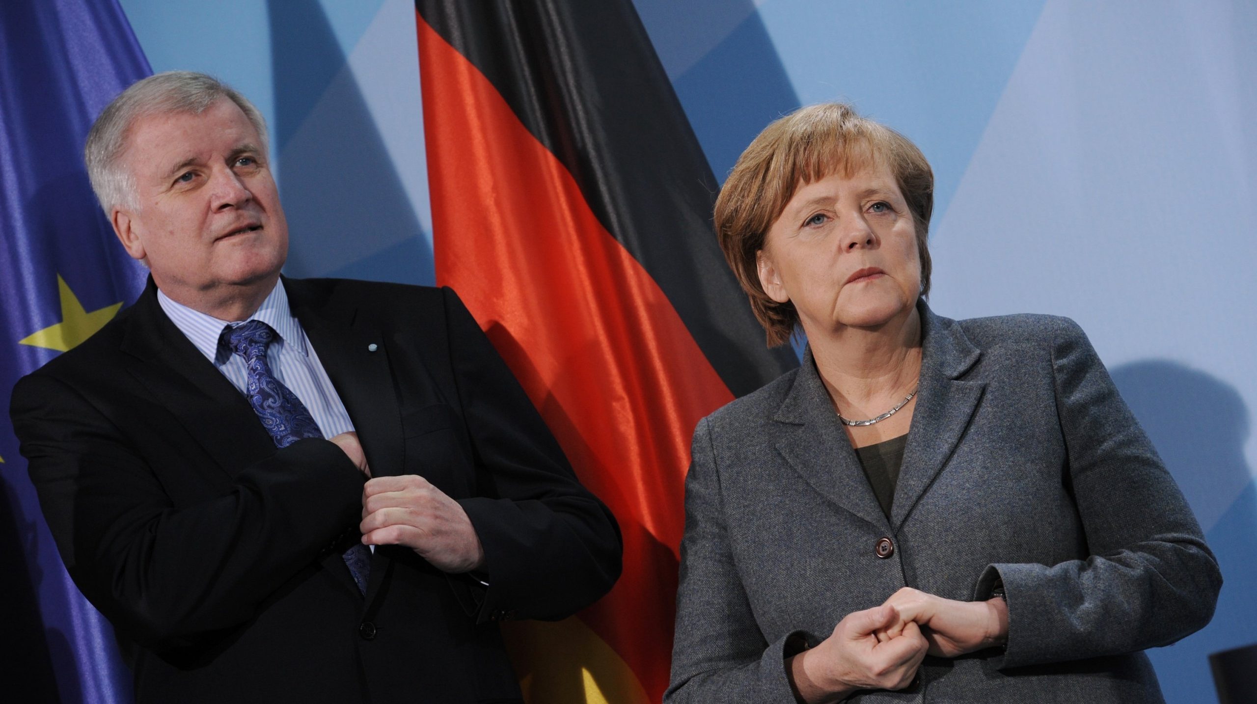 ΕΚΤΑΚΤΟ: Παραιτείται ο Γερμανός ΥΠΕΣ και ηγέτης του CSU Χορστ Ζεεχόφερ – Πέφτει η Μέρκελ; – Όλα ανοικτά