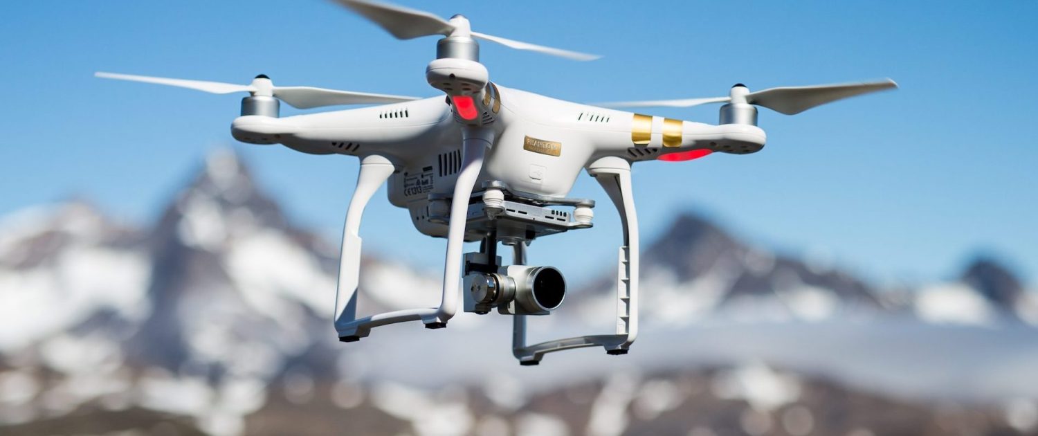 Σήκωσε Drone για να καταγράψει προσωπικές στιγμές ζευγαριού. Δείτε τι ακολούθησε… (Video)