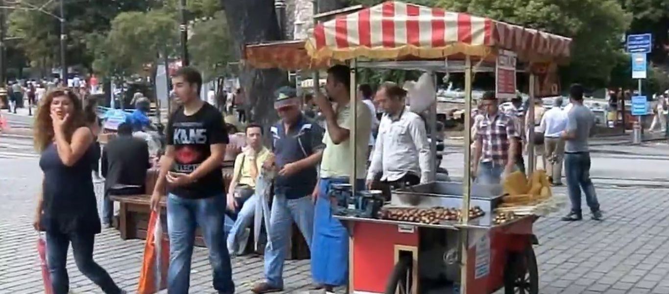 Λεφτά υπάρχουν… Τουρκικά ΜΜΕ: Από 500 έως 1000 ευρώ το άτομο αφήνουν οι Έλληνες τουρίστες στο Αιβαλί!