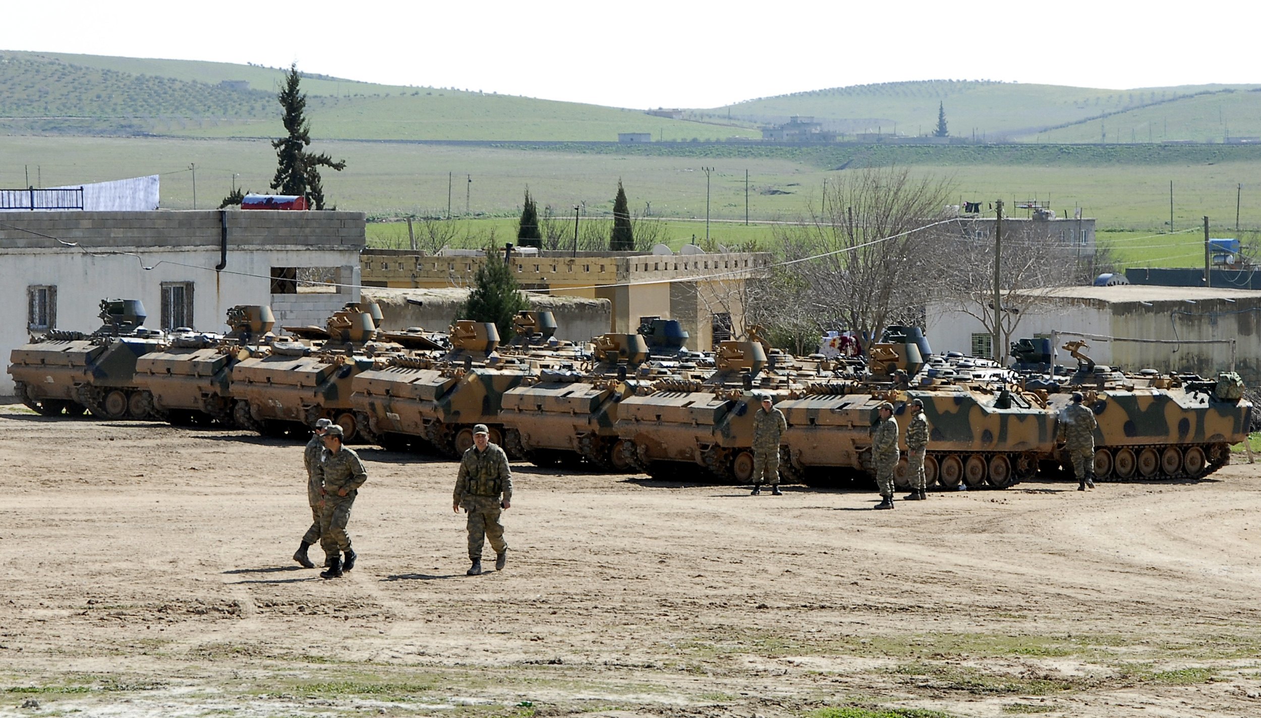 Ενισχύει τη στρατιωτική της παρουσία στη Συρία η Τουρκία – Νέα συνοδεία με βαρύ οπλισμό στο Ιντλίμπ