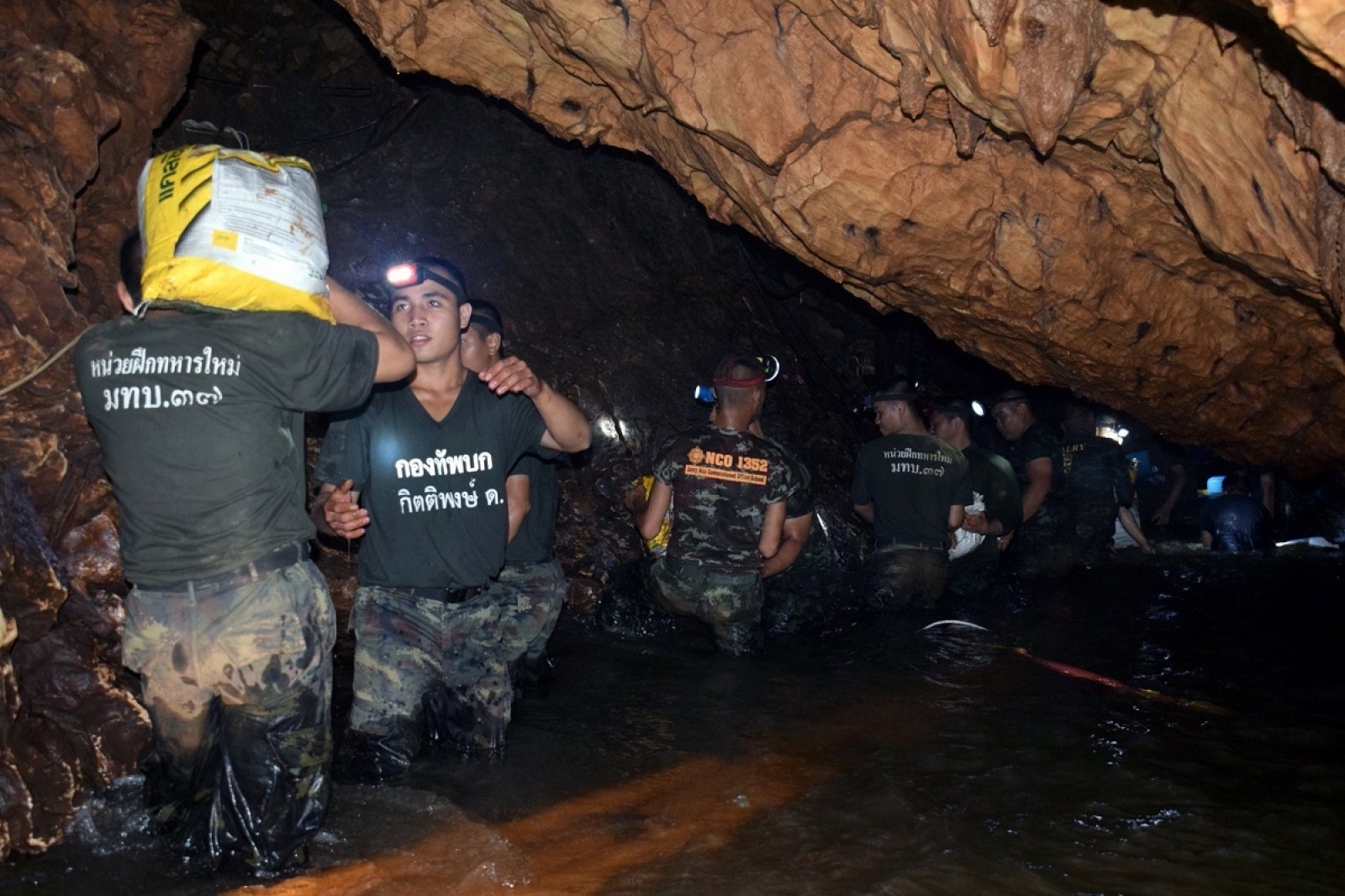 Η περίφημη νόσος των σπηλαίων κινδυνεύει να προσβάλει τα εγκλωβισμένα παιδιά στην Ταϊλάνδη σύμφωνα με ειδικούς