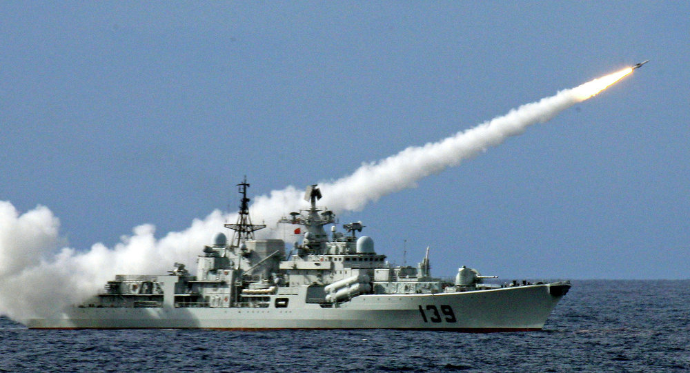 Ρωσία vs ΗΠΑ: Ποιά χώρα έχει τους καλύτερους πυραύλους στα πλοία της (βίντεο)