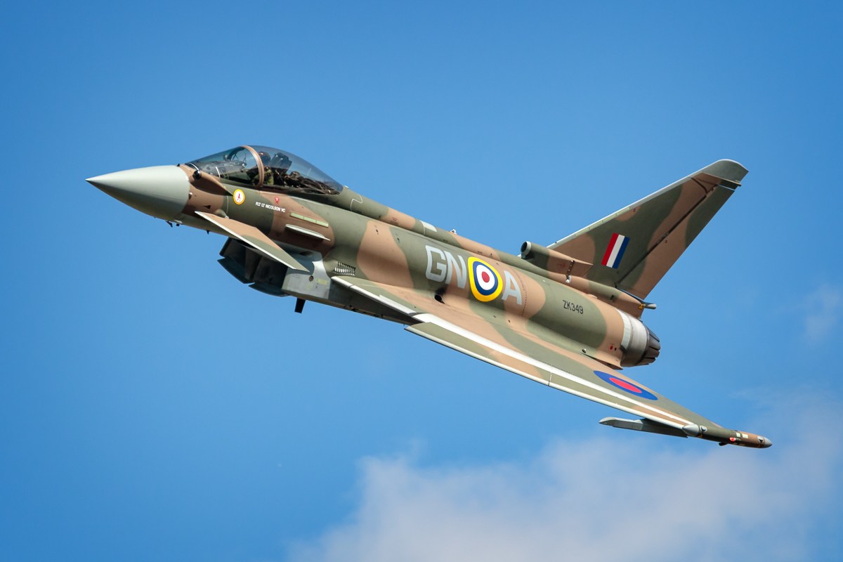 Εντυπωσιακή επίδειξη του μαχητικού Typhoon της RAF (βίντεο)