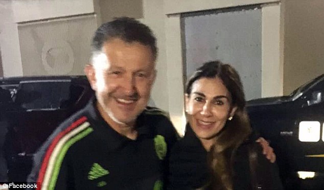 Προχωρημένα πράγματα:  Ο προπονητής της Εθνικής Μεξικού πήγε στο Μουντιάλ με σύζυγο και ερωμένη