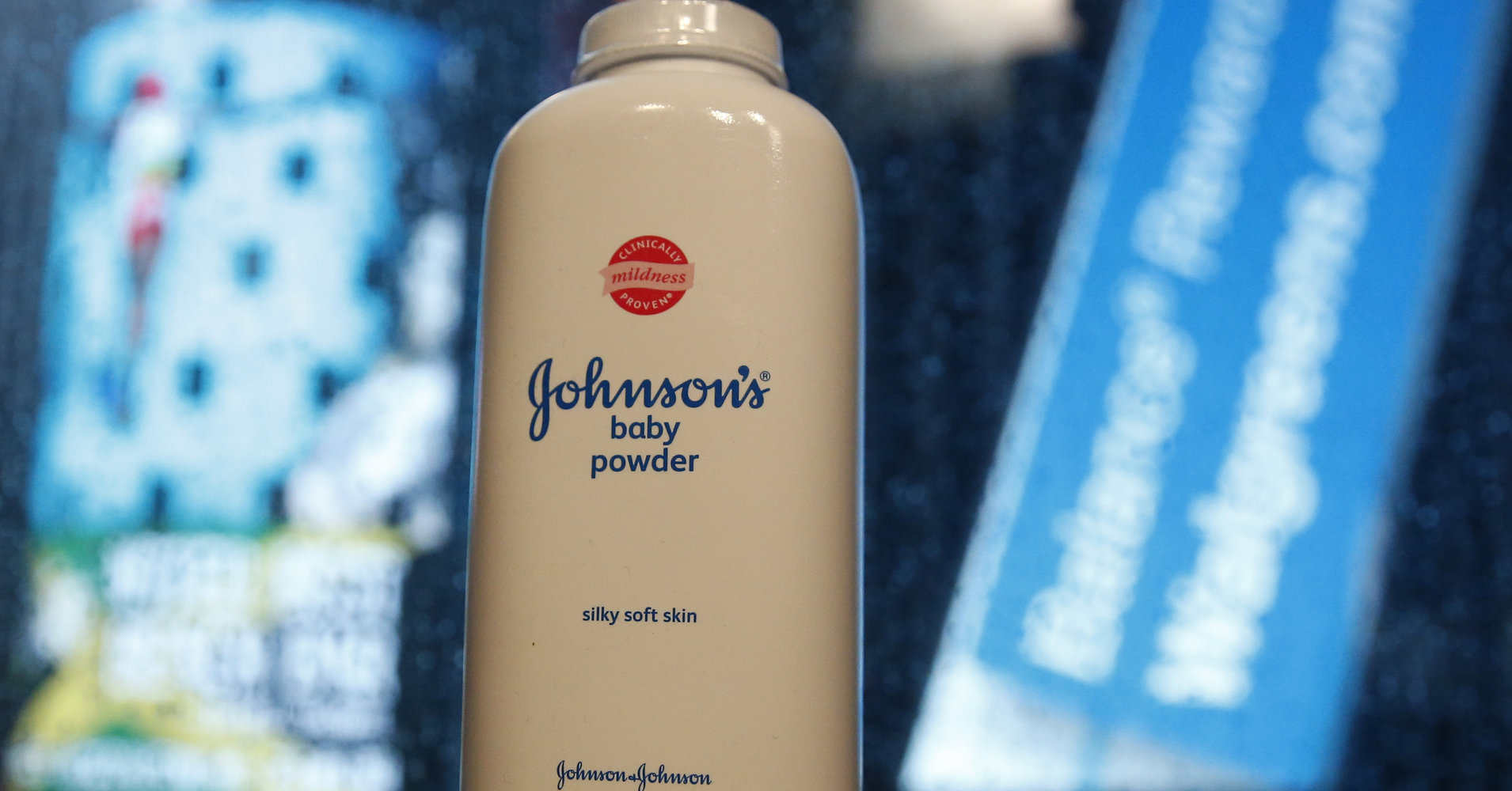 Johnson & Johnson : Θα καταβάλλει αποζημίωση 4,7 δις δολλαρίων σε 22 γυναίκες για ταλκ που προκάλεσε καρκίνο