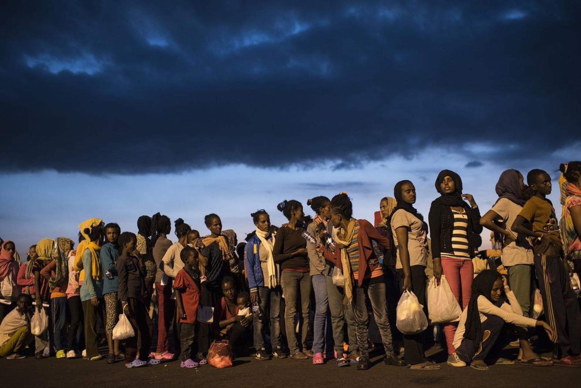 Η Ιταλία παραδίδει 50 μετανάστες στη Γερμανία από τα πλοία που πλέουν στη Μεσόγειο