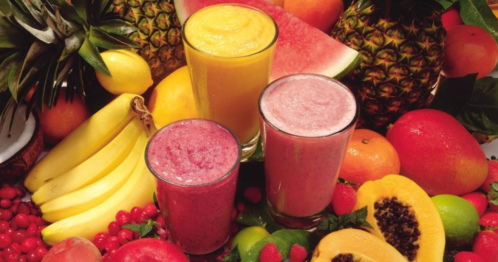 «Aroma Earth Products» στην Γλυφάδα: Η πιο δροσερή απάντηση στον καύσωνα με χυμούς, smoothies και φρούτα!