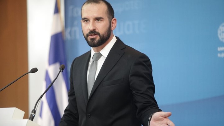 Φοροελαφρύνσεις και μόνιμα επιδόματα εξαγγέλει ο Τζανακόπουλος