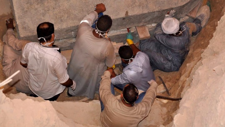 Τρεις σκελετοί βρέθηκαν στο εσωτερικό της τεράστιας σαρκοφάγου της Αλεξάνδρειας