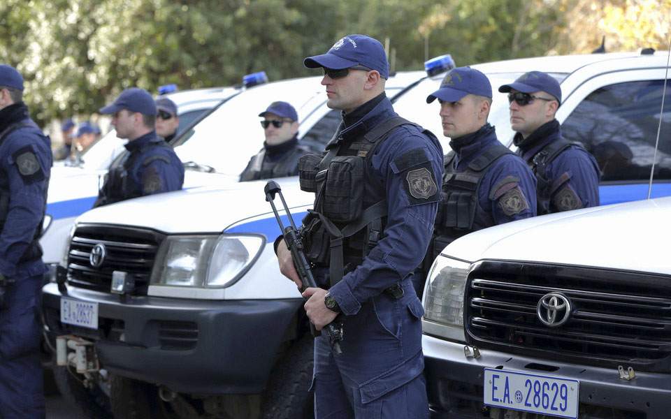 Εξάρχεια: Μεγάλη επιχείρηση της ΕΛ.ΑΣ. – Συνελήφθησαν λαθρομετανάστες έμποροι ναρκωτικών