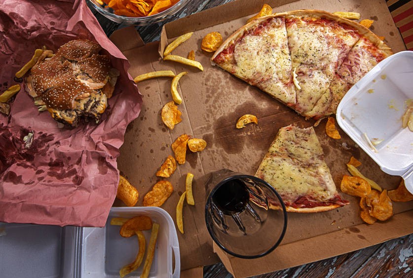 Οι 7 τροφές που προκαλούν πρόωρη γήρανση