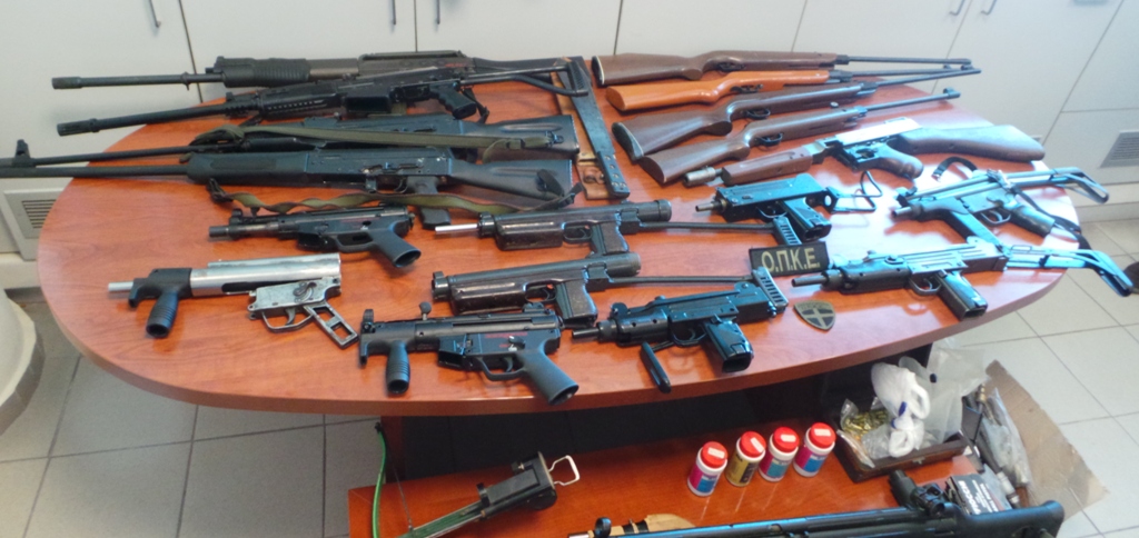 Αφέθηκαν ελεύθεροι οι εγκέφαλοι και συνελήφθησαν οι πελάτες κυκλώματος εμπορίας όπλων στην Κρήτη