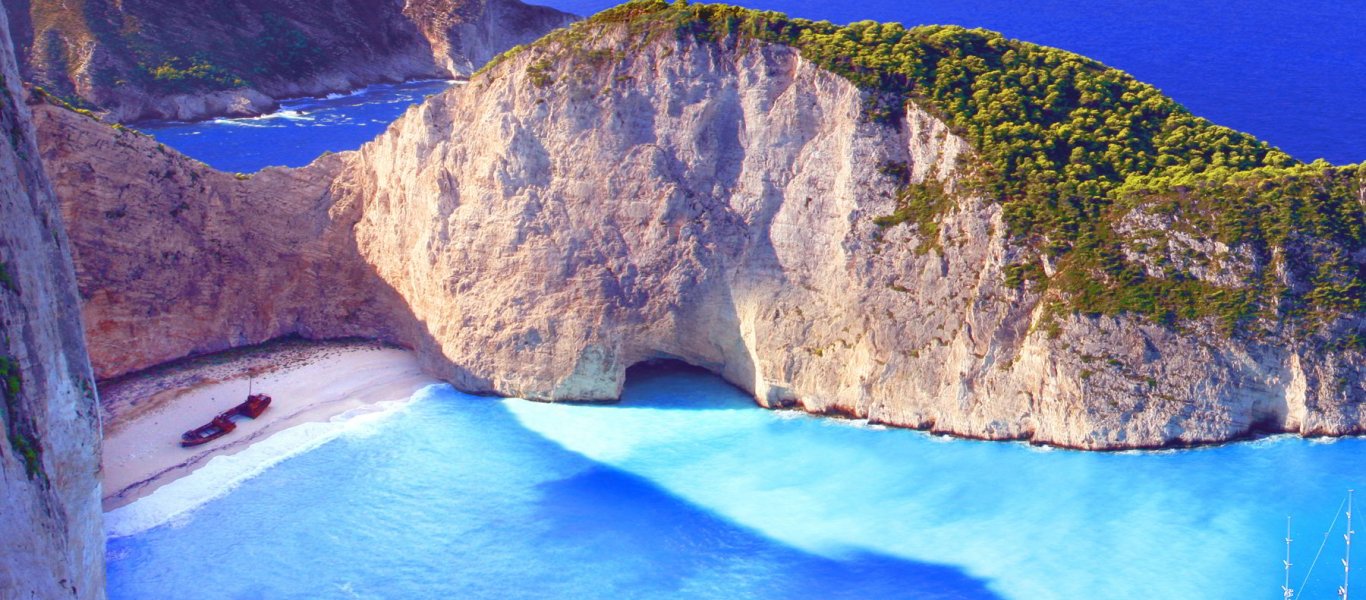 Λύματα θα στερήσουν από την Ζάκυνθο τις γαλάζιες σημαίες της – Σάλος εν μέσω σεζόν