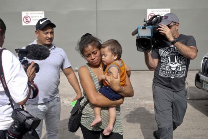 Διαχωρισμός οικογενειών στα σύνορα των ΗΠΑ: Το βρέφος που δεν αναγνώριζε τους γονείς του μετά από 5 μήνες κράτησης