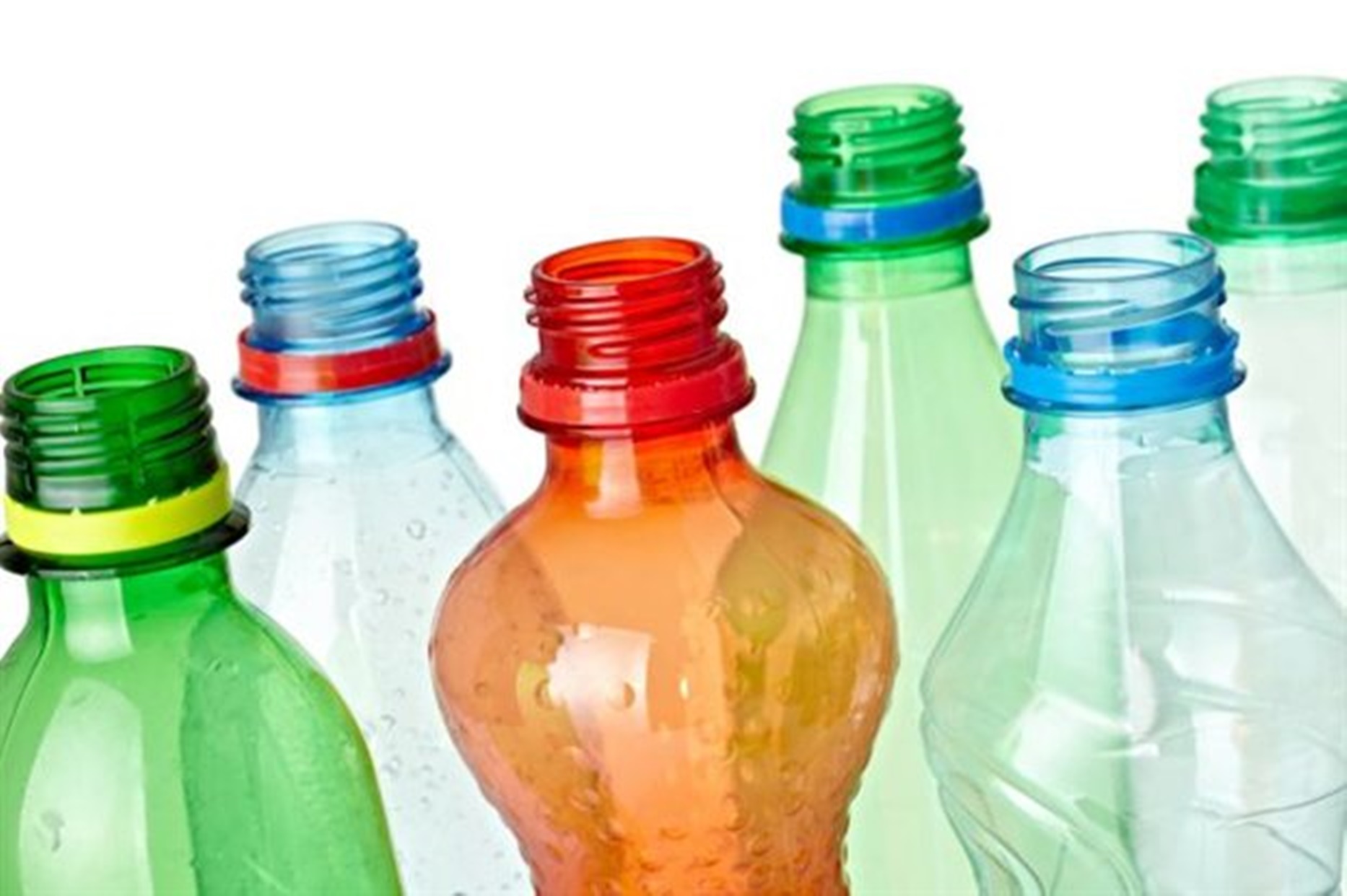 Κίνδυνος: Γιατί δεν πρέπει να αφήνουμε πλαστικά μπουκάλια στο αυτοκίνητο;