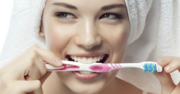 3 πράγματα που μπορεί να σας συμβούν εάν δεν αλλάζετε οδοντόβουρτσα!
