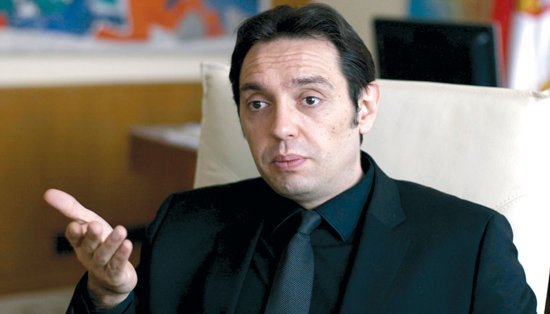 Υπουργός Άμυνας Σερβίας κατά Κροατίας: «Ήσασταν… αδέρφια με τους Αλβανούς μόνο όταν σκοτώνατε Σέρβους»