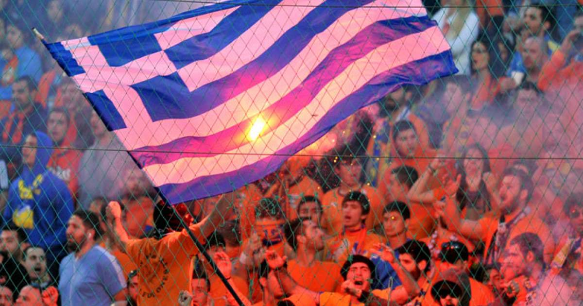 Συγκινητικό πανό των οπαδών του ΑΠΟΕΛ για την Ελλάδα (φωτό)