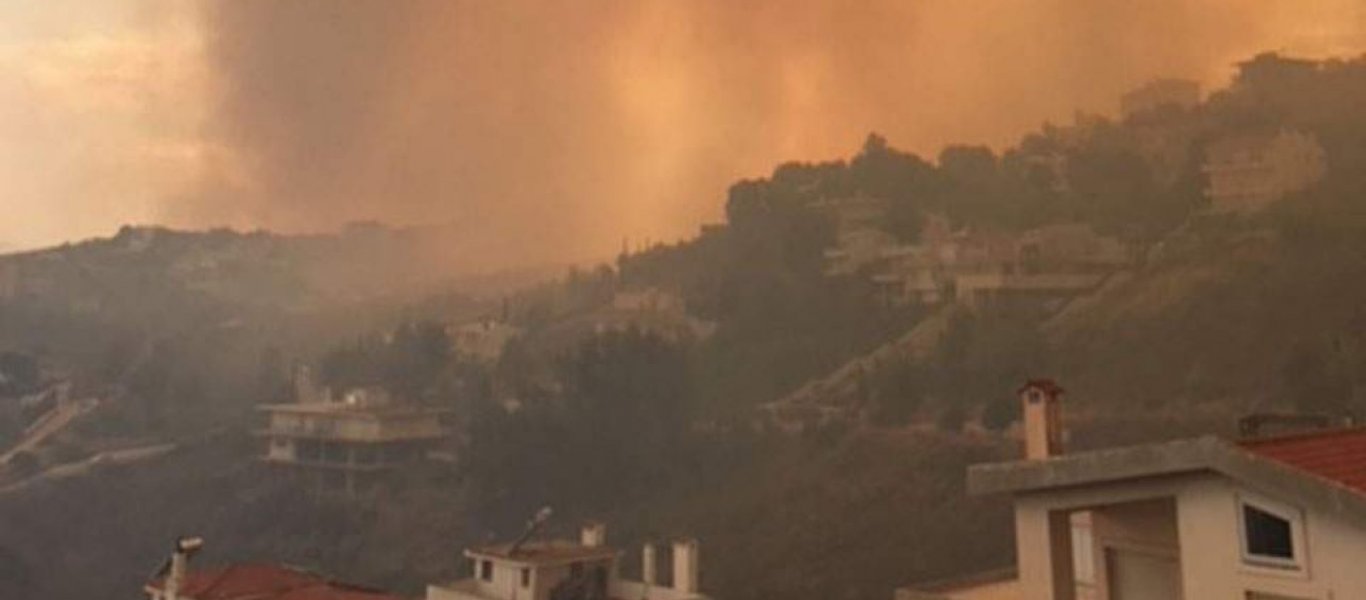 «Οι φλόγες πετάγονταν γύρω μας σαν από φλογοβόλο»: Συνεχίζουν να συγκλονίζουν οι μαρτυρίες των επιζώντων στο Μάτι