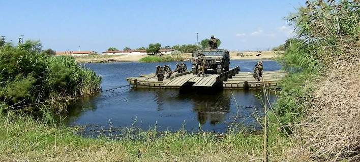 Δείτε την εντυπωσιακή άσκηση του Ελληνικού Στρατού στον Έβρο! (φωτο)