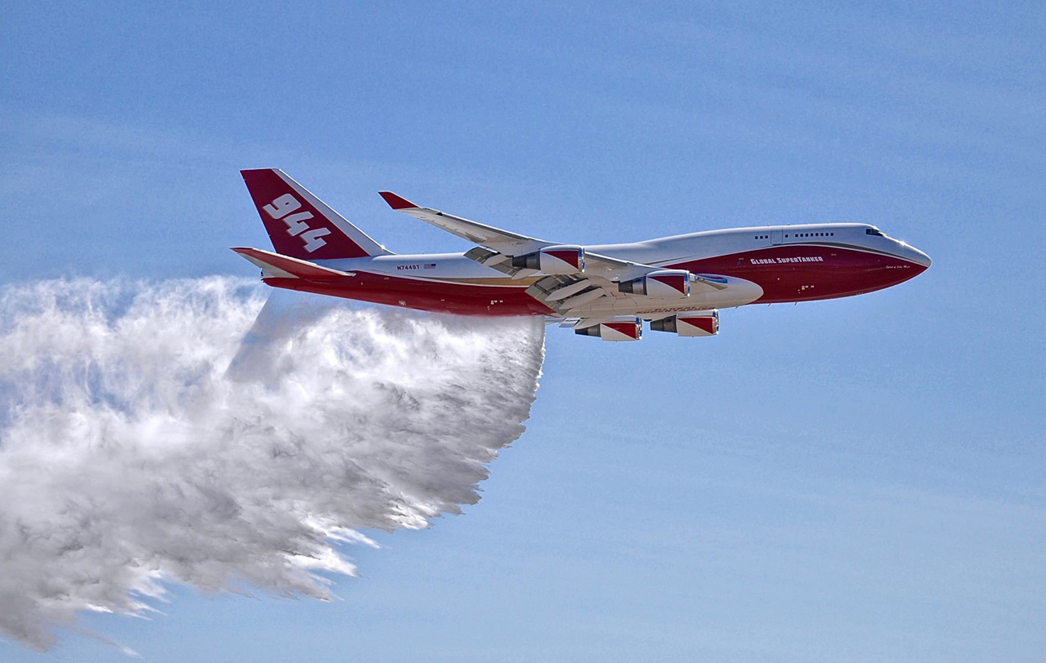 Καλιφόρνια: Ρίχνουν στη μάχη το μεγαλύτερο αεροσκάφος πυρόσβεσης στον κόσμο