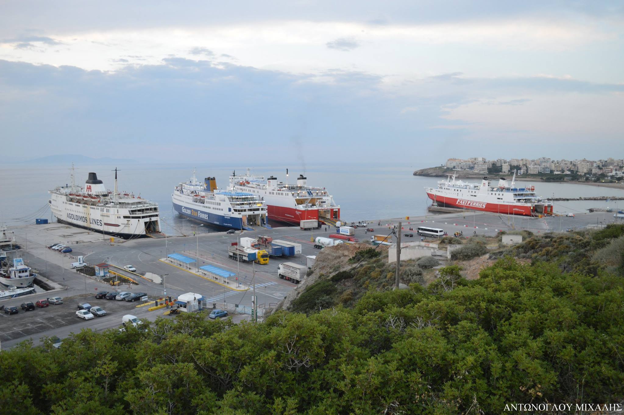 ΕΚΤΑΚΤΟ: Τρόμος (πάλι) στην Ραφήνα – Προσέκρουσε πλοίο στο λιμάνι! (βίντεο)