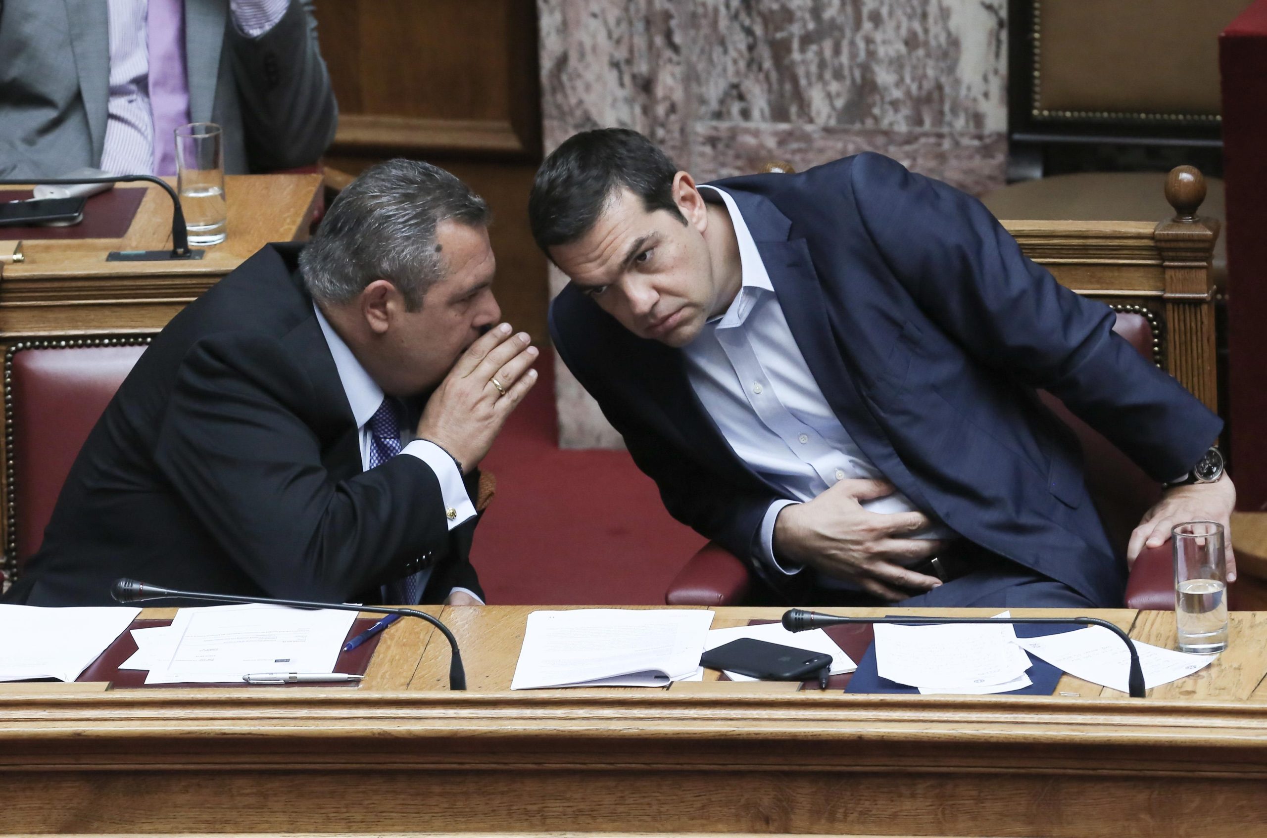 Ποιοι πολιτικοί χώροι ευνοούνται από την κατάρρευση της κυβέρνησης ΣΥΡΙΖΑ-ΑΝΕΛ