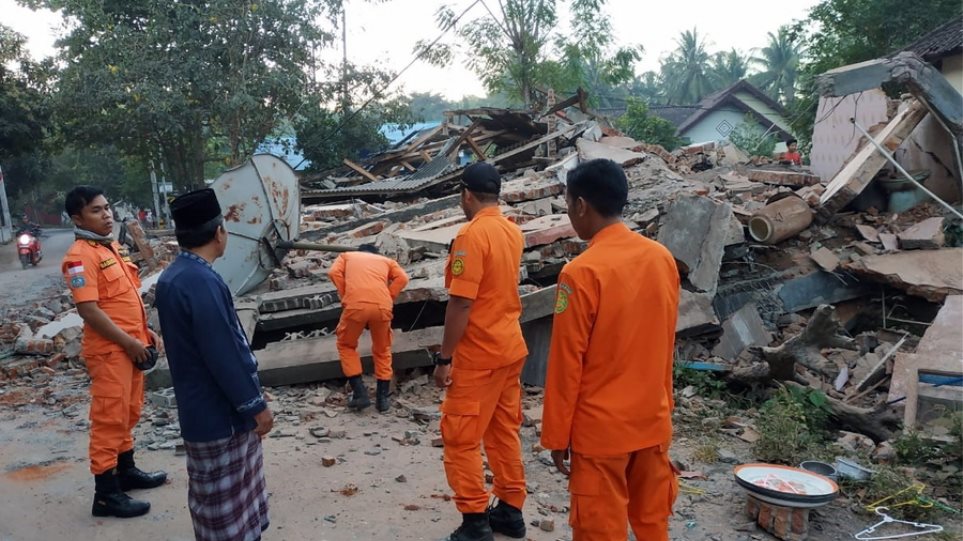 Ινδονησία: Αυξάνεται ο αριθμός των θυμάτων- 347 νεκροί