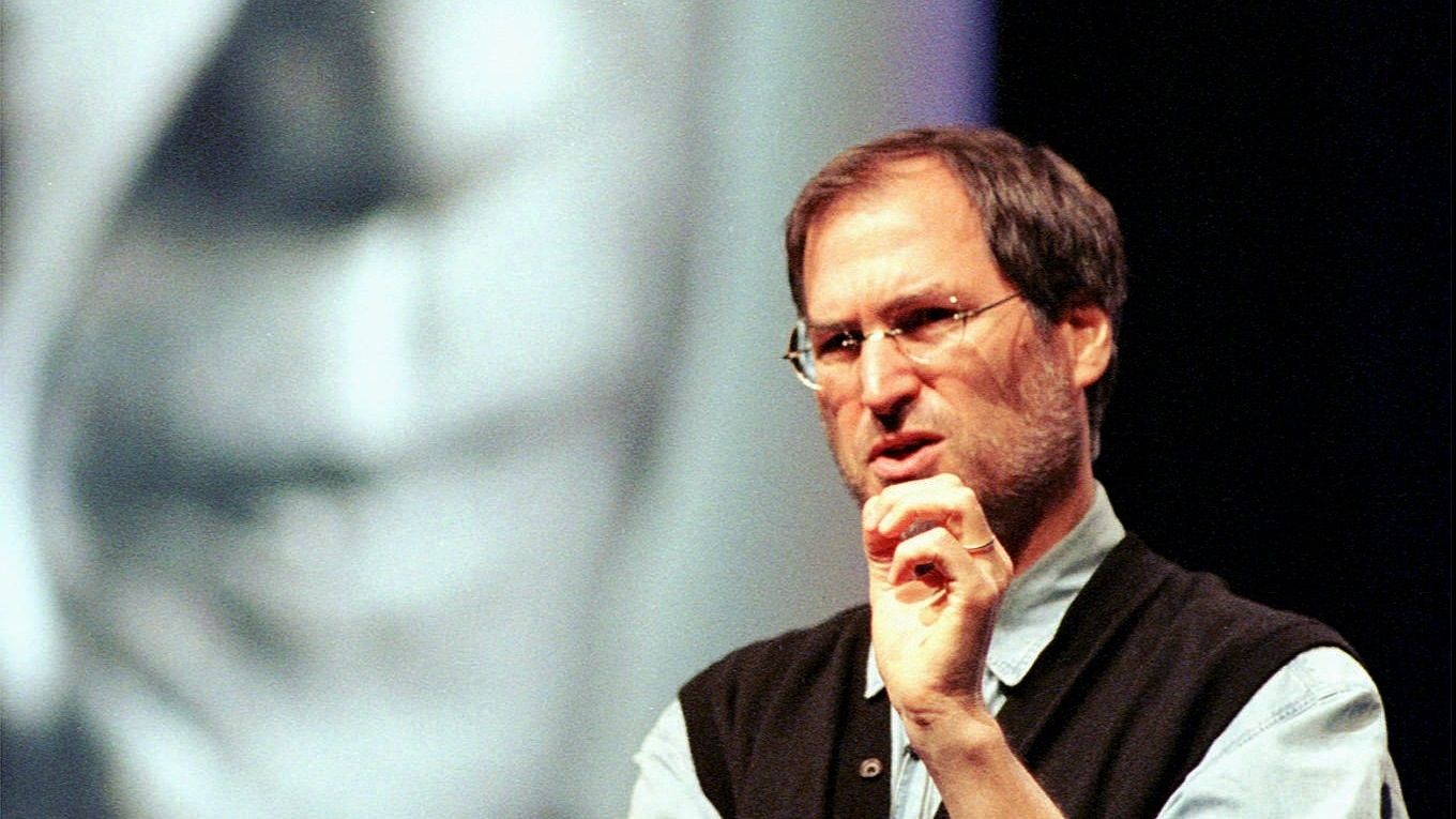 Η απλή ερώτηση του Steve Jobs που έφτασε την αξία της Apple στο 1 τρισ. (βίντεο)