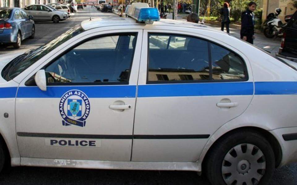 Συνελήφθη ο τσιγγάνος που προσπάθησε να παρασύρει αστυνομικούς με το αυτοκίνητό του