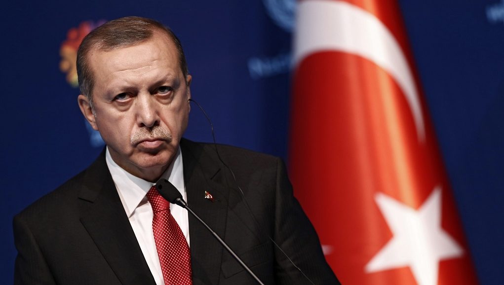 Κουρδικό και πραξικόπημα «δείχνει» ο Ερντογάν για την εχθρική του στάση απέναντι στις ΗΠΑ