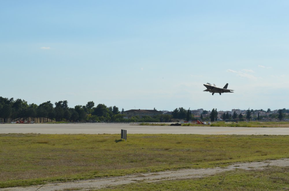 Προσγειώθηκαν αεροσκάφη F-22 Raptor της USAF στην 110ΠΜ