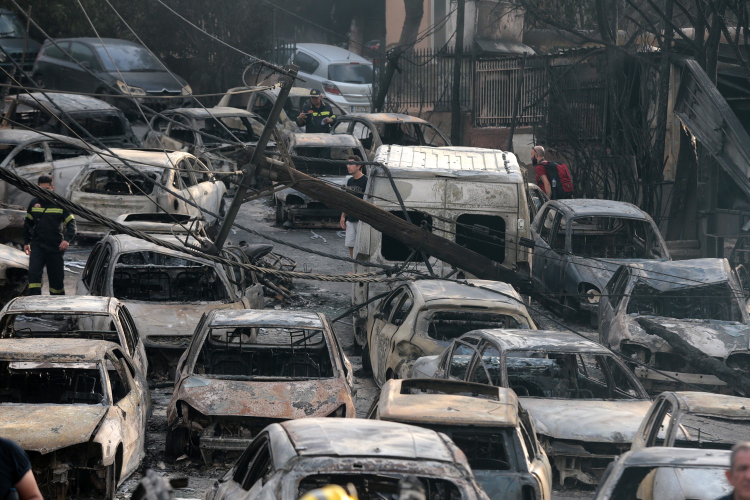 Στους 95 έφτασε ο αριθμός των νεκρών από τις πυρκαγιές σε Μάτι-Ραφήνα