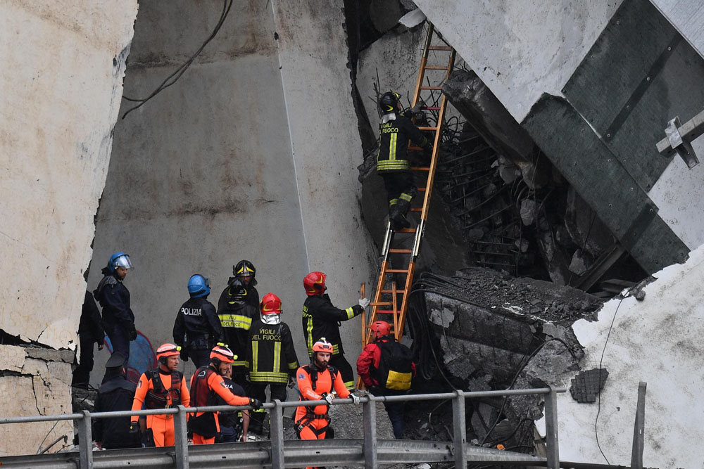 Γένοβα: Σκηνές «Αποκάλυψης» από την πτώση της γέφυρας – 35 νεκροί – Η πόλη «κόπηκε» στα δύο! (βίντεο, φώτο)