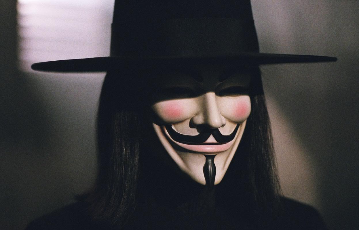 Άλιμος: Ξαναχτύπησε ο ληστής με τη μάσκα των Anonymous
