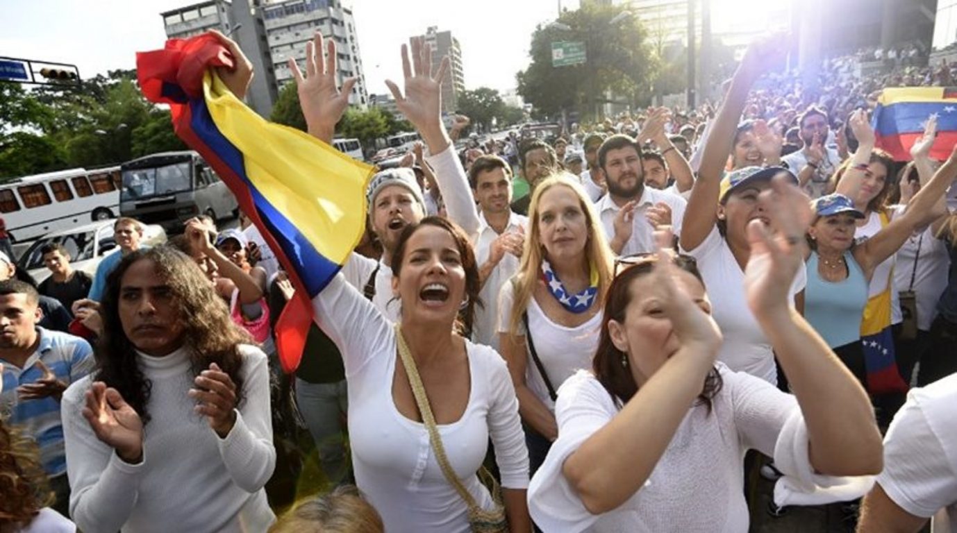 2,3 εκατομμύρια πολίτες έχουν εγκαταλείψει τη Βενεζουέλα λόγω της κρίσης