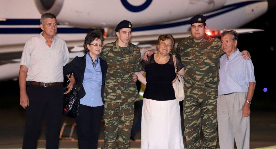 Όλο το παρασκήνιο της αποφυλάκισης των δύο Ελλήνων στρατιωτικών